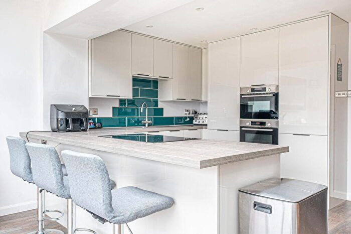 3 Bedroom Terraced House For Sale In Alliston Way, Whitchurch, RG28