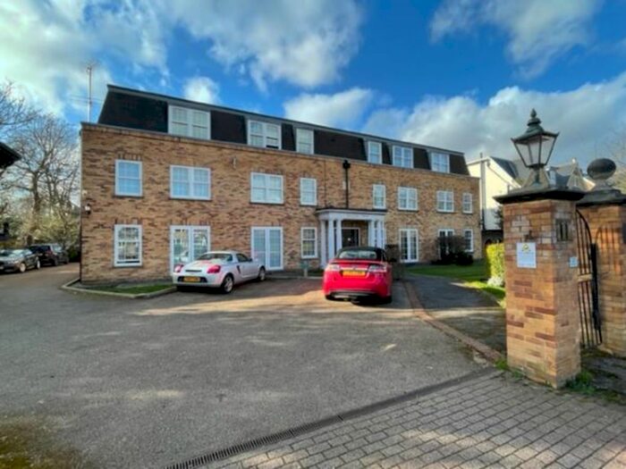 1 Bedroom Flat To Rent In St. James's Road, Hampton Hill, Hampton, TW12