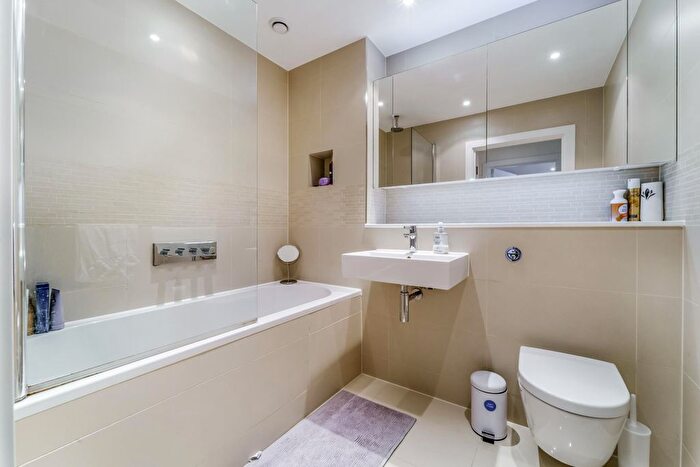 1 Bedroom Flat For Sale In Hyperion Tower, Brentford, TW8