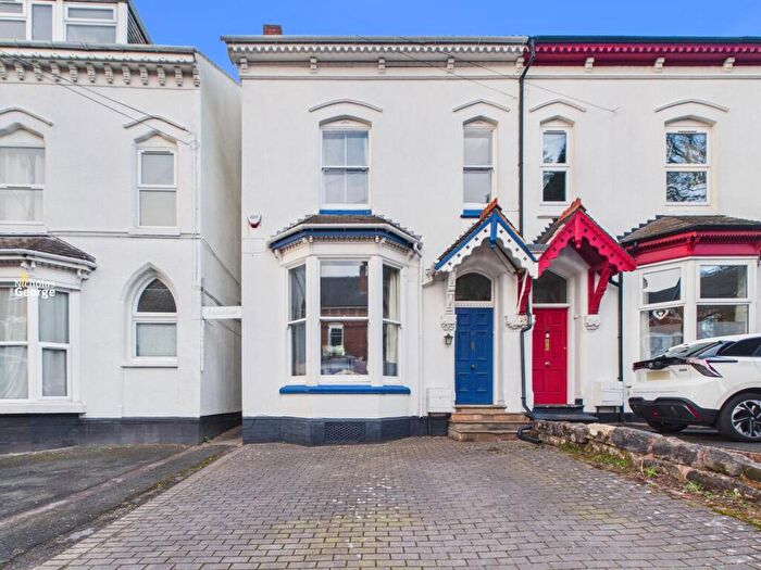 5 Bedroom Semi-Detached House For Sale In Ashfield Road, Kings Heath, B14