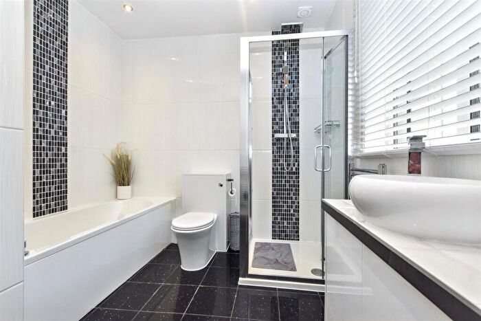5 Bedroom Detached House For Sale In Kings Drive, Eastbourne, BN21