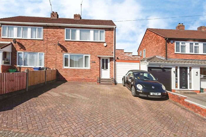 3 Bedroom Semi-Detached House For Sale In Valley Road, Halesowen, B62