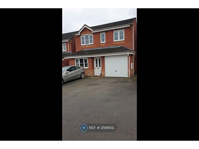 3 Bedroom Detached House To Rent In Chichester Close, Rugeley, WS15