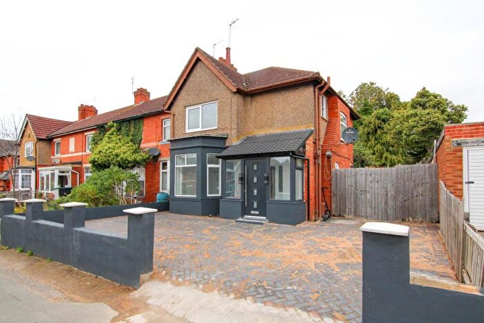 3 Bedroom End Of Terrace House For Sale In Kingsland Avenue, Kingsthorpe, Northampton, NN2