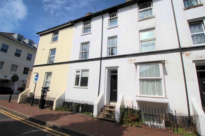 1 Bedroom Flat To Rent In Queen Street, Ashford, Kent, TN23
