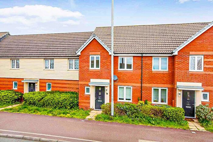 3 Bedroom Semi-Detached House To Rent In Kings Drive, Bridgwater, Somerset, TA6