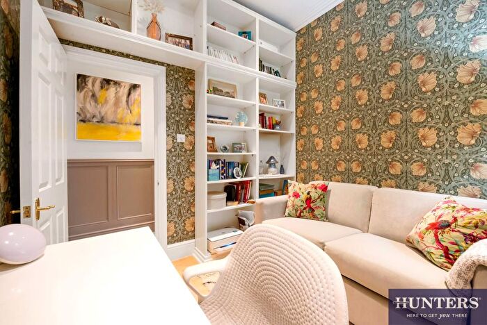 2 Bedroom Flat For Sale In Greencroft Gardens, London, NW6