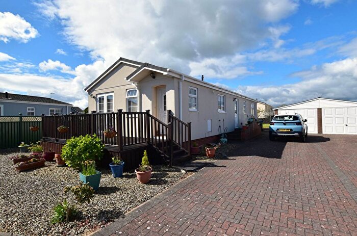 2 Bedroom Mobile/park Home For Sale In Greenfinch Close, Ballyhalbert, BT22
