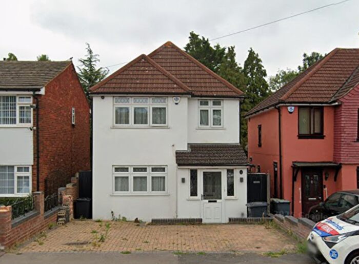 4 Bedroom Detached House To Rent In Leicester Road, Luton, Bedfordshire, LU4