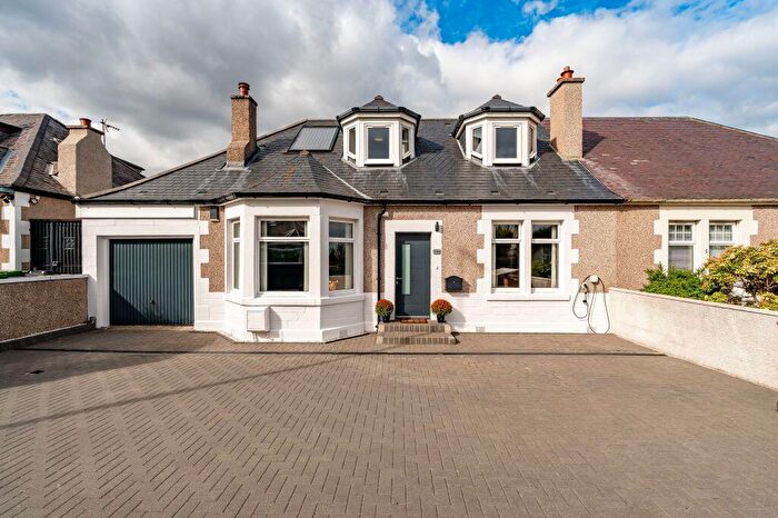 4 Bedroom Semi-Detached Bungalow For Sale In Captains Road, Liberton, Edinburgh, EH17