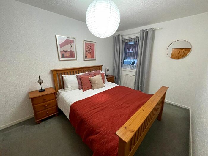 3 Bedroom Flat To Rent In Ferguson Street, Johnstone, Renfrewshire, PA5