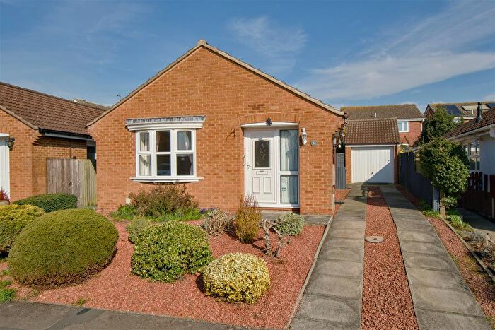 2 Bedroom Detached Bungalow For Sale In Stonefield Avenue, Easingwold, York, YO61