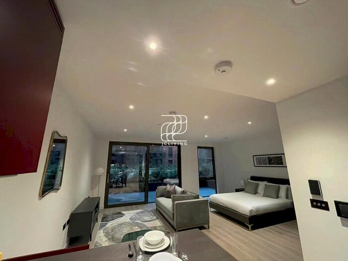 Studio To Rent In Embassy Gardens, London, SW11