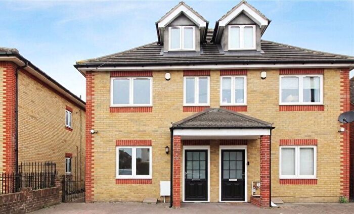 4 Bedroom Semi Detached House To Rent In Lennox Road, Gravesend, Kent, DA11
