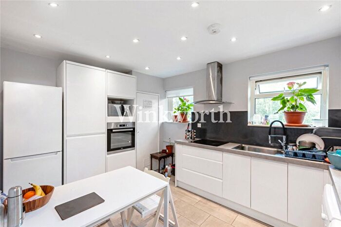 1 Bedroom Flat For Sale In Crawford Gardens, London, N13