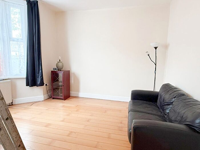 5 Bedroom Terraced House To Rent In Dunlace Road, London, E5