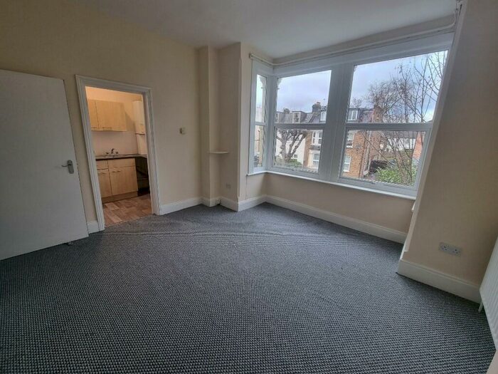 1 Bedroom Flat To Rent In Greenhill Park, London, NW10