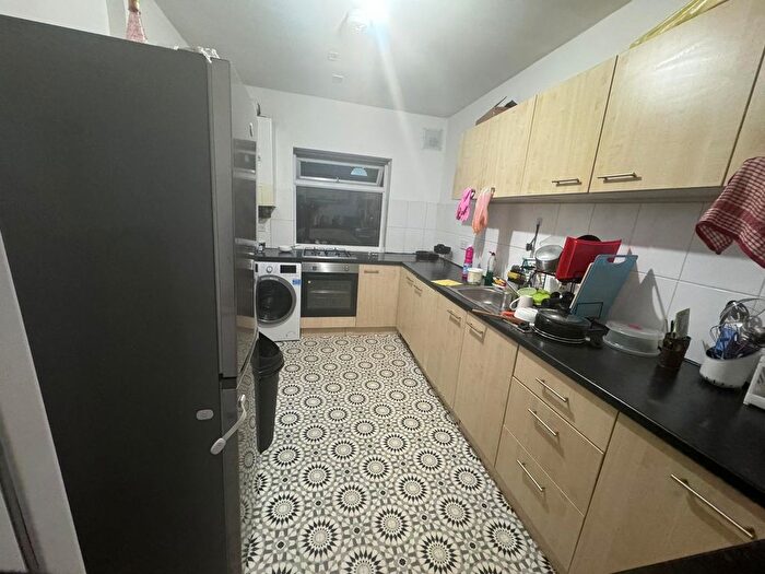 3 Bedroom Terraced House To Rent In Kings Avenue, Leeds, LS6