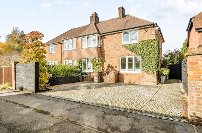 3 Bedroom Semi Detached House For Sale In Meadow Close, Milford, GU8