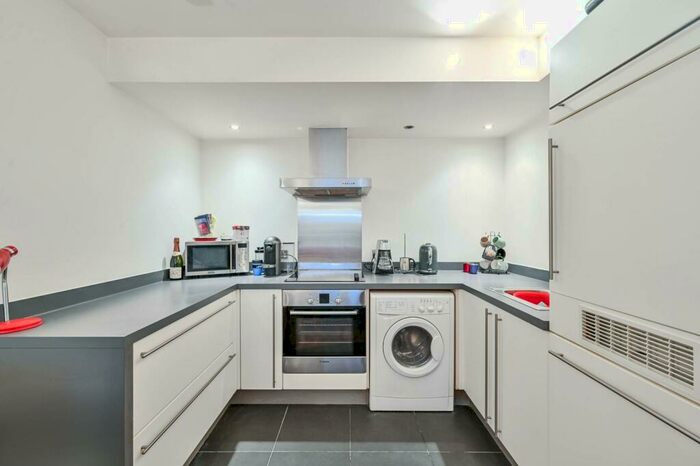 1 Bedroom Flat To Rent In Cadogan Road, Woolwich, London, SE18