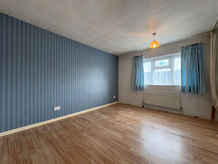 3 Bedroom Terraced House For Sale In Claudian Way, Grays, RM16