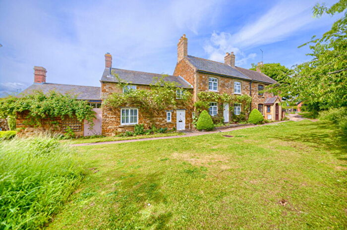 4 Bedroom Cottage For Sale In Chapel Lane, Rushton, NN14