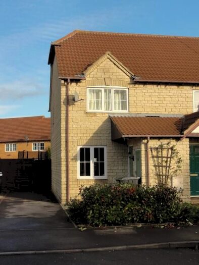 2 Bedroom Property To Rent In Dewfalls Drive, Bradley Stoke, Bristol, BS32