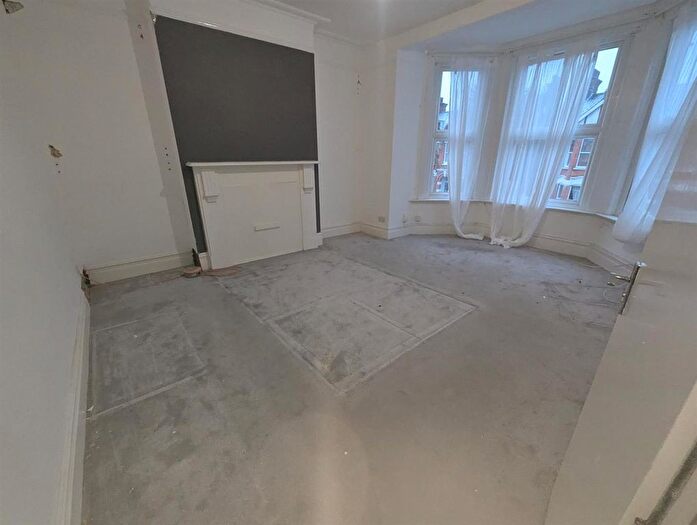 2 Bedroom Flat To Rent In Radcliffe Avenue, London, NW10