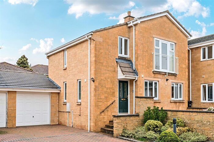 3 Bedroom Semi Detached House For Sale In Entry Hill, Bath, BA2