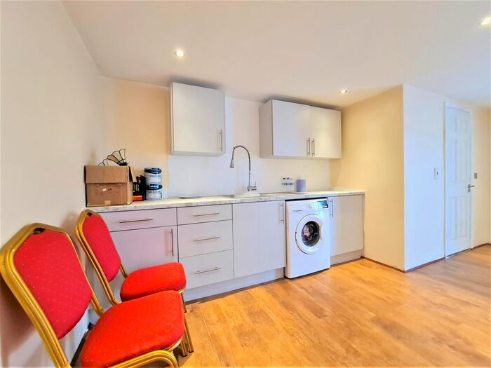 Studio To Rent In Tachbrook Road, Feltham, TW14