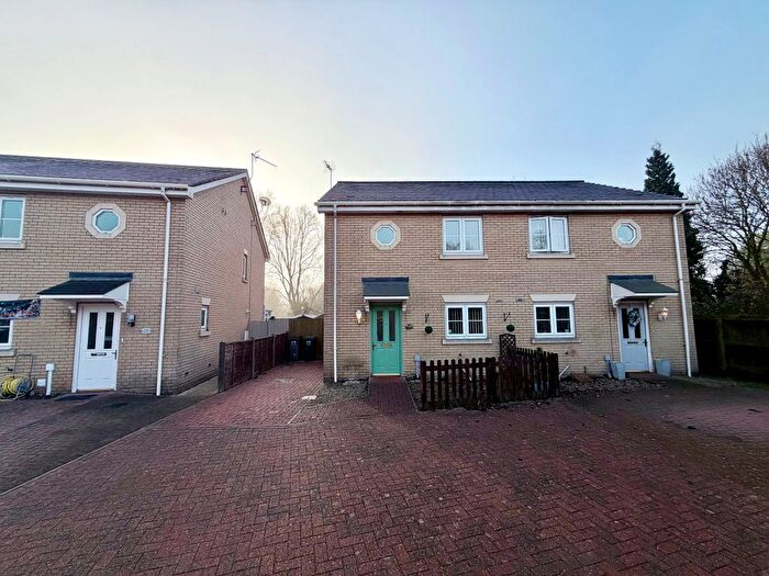 3 Bedroom Semi Detached House To Rent In Otter Close, Stowmarket, IP14