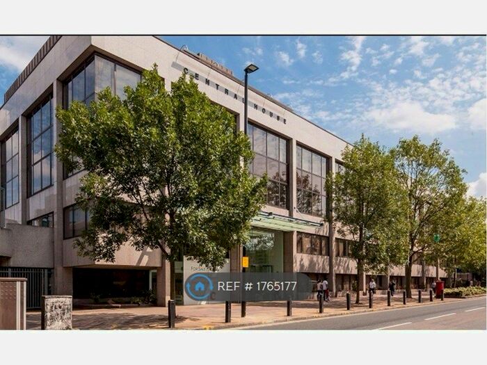 Studio To Rent In Central House, Hounslow, TW3