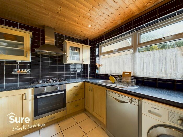 3 Bedroom Terraced House To Rent In Leys Road, Hemel Hempstead, Hertfordshire, HP3