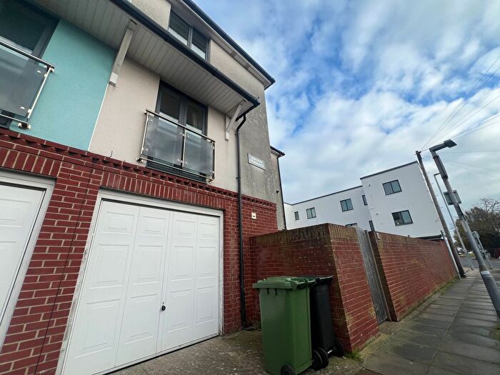 3 Bedroom Town House To Rent In Archie Terrace, Devonshire Square, Southsea, PO4