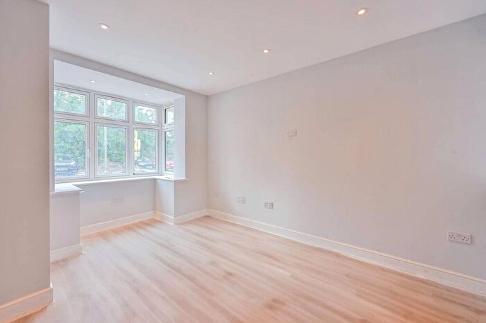 4 Bedroom Semi-Detached House To Rent In Woking Road, Guildford, GU1