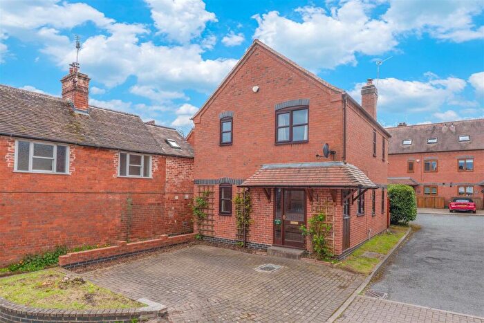 3 Bedroom Detached House To Rent In Meadow Rise, Ullenhall, Henley-In-Arden, B95