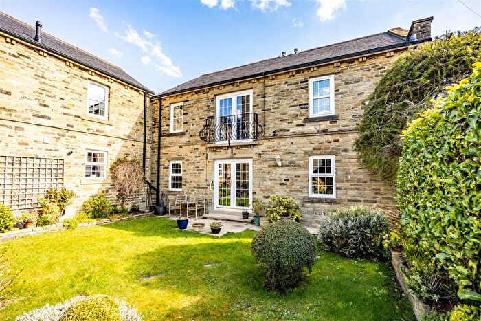 2 Bedroom Apartment For Sale In Village Street, Norwood Green, Halifax, HX3