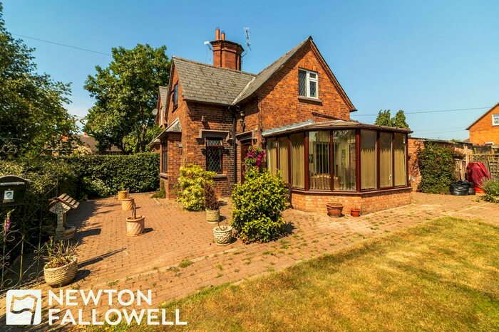 2 Bedroom Cottage For Sale In West Lodge, Babworth, DN22