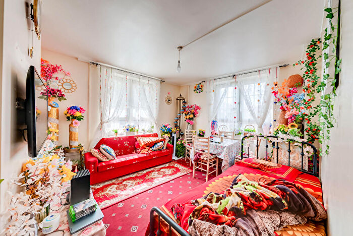 2 Bedroom Flat For Sale In Sage Street, London, E1