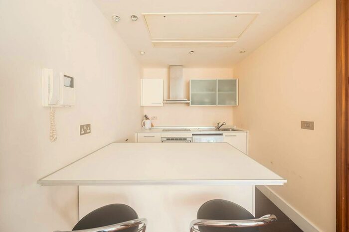 1 Bedroom Flat To Rent In Praed Street, Hyde Park Estate, London, W2