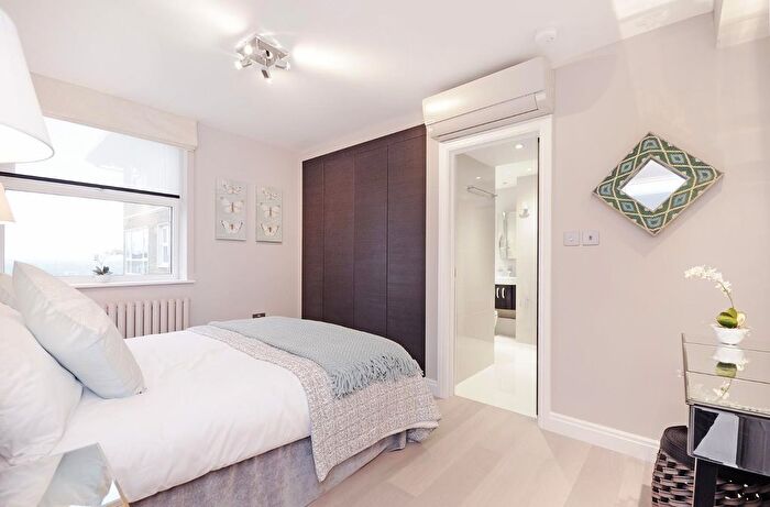 3 Bedroom Flat To Rent In St. Johns Wood Park, London, NW8