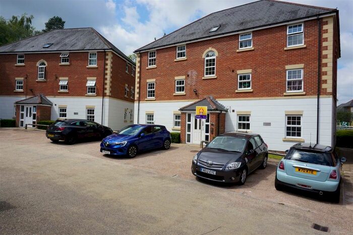 2 Bedroom Flat To Rent In King John Street, Fleet, GU51