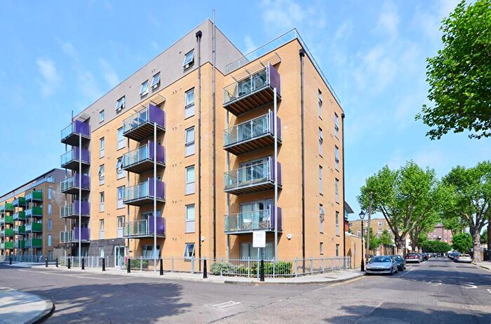3 Bedroom Flat To Rent In Merchants Quarters, Bow, London, E3