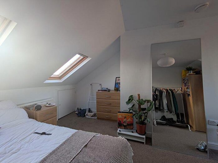 2 Bedroom Terraced House To Rent In Cycle Road, Nottingham, NG7