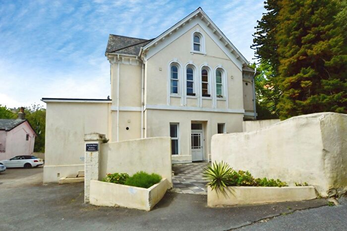 2 Bedroom Flat For Sale In Hunters Moon, Babbacombe Road, Torquay, Devon, TQ1