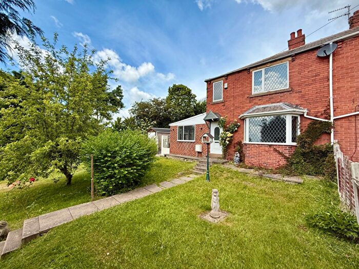 3 Bedroom Semi-Detached House To Rent In Farne Avenue, Wakefield, West Yorkshire, WF2