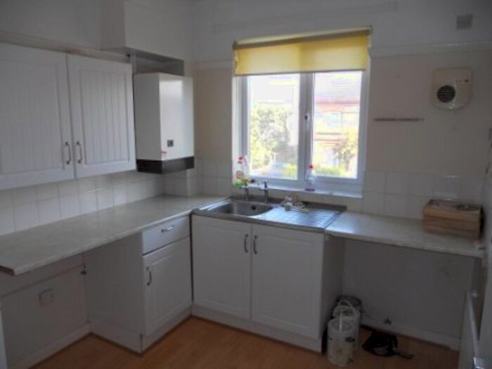 1 Bedroom Flat To Rent In Rupert Road, Bed Apt, L36