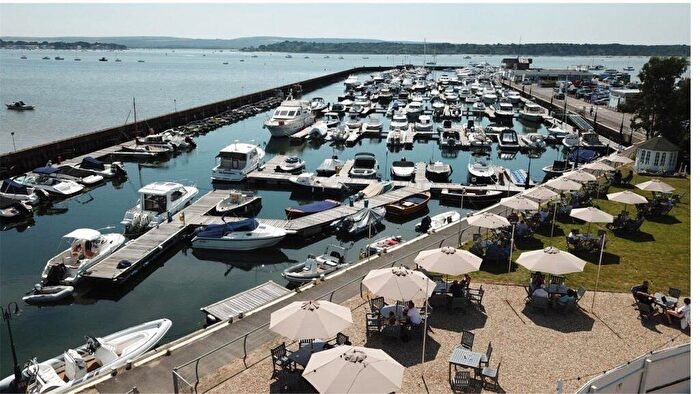 2 Bedroom Flat To Rent In Salterns Way, Lilliput, Poole, BH14