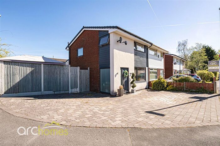 3 Bedroom Semi-Detached House For Sale In Springfield Road, Atherton, M46