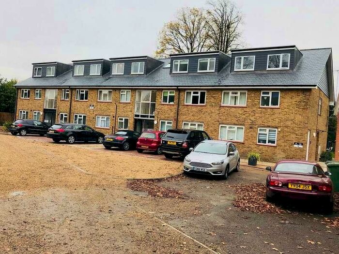 1 Bedroom Flat To Rent In Ardingly Court, Woodcote Road, Epsom, KT18